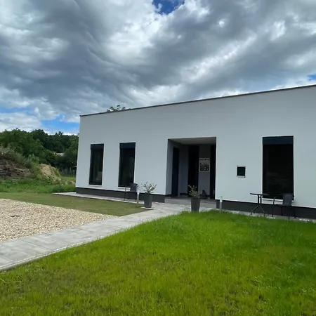 Kolokan Apartmanhaz Gazde/Camere de închiriat Tiszafüred
